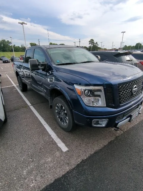Used 2018 Blue Nissan PRO-4X image 14