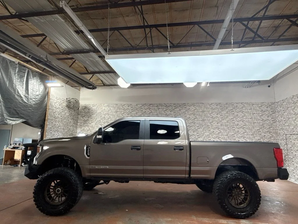 Used 2020 Stone Gray Metallic Ford XL image 4