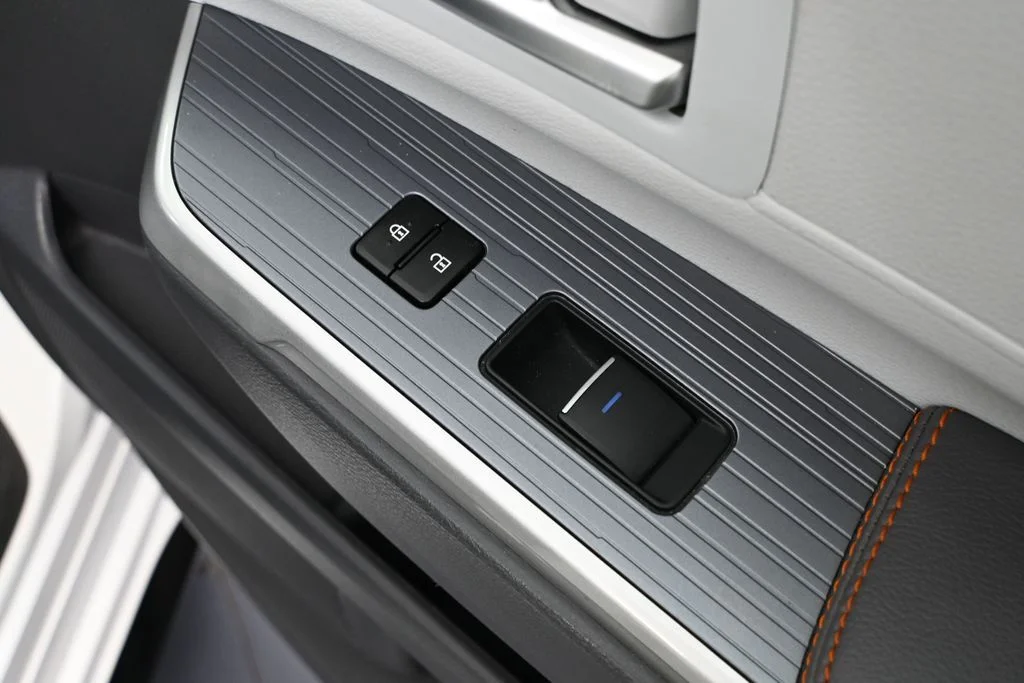 2024 Toyota Sienna XSE - Photo 46