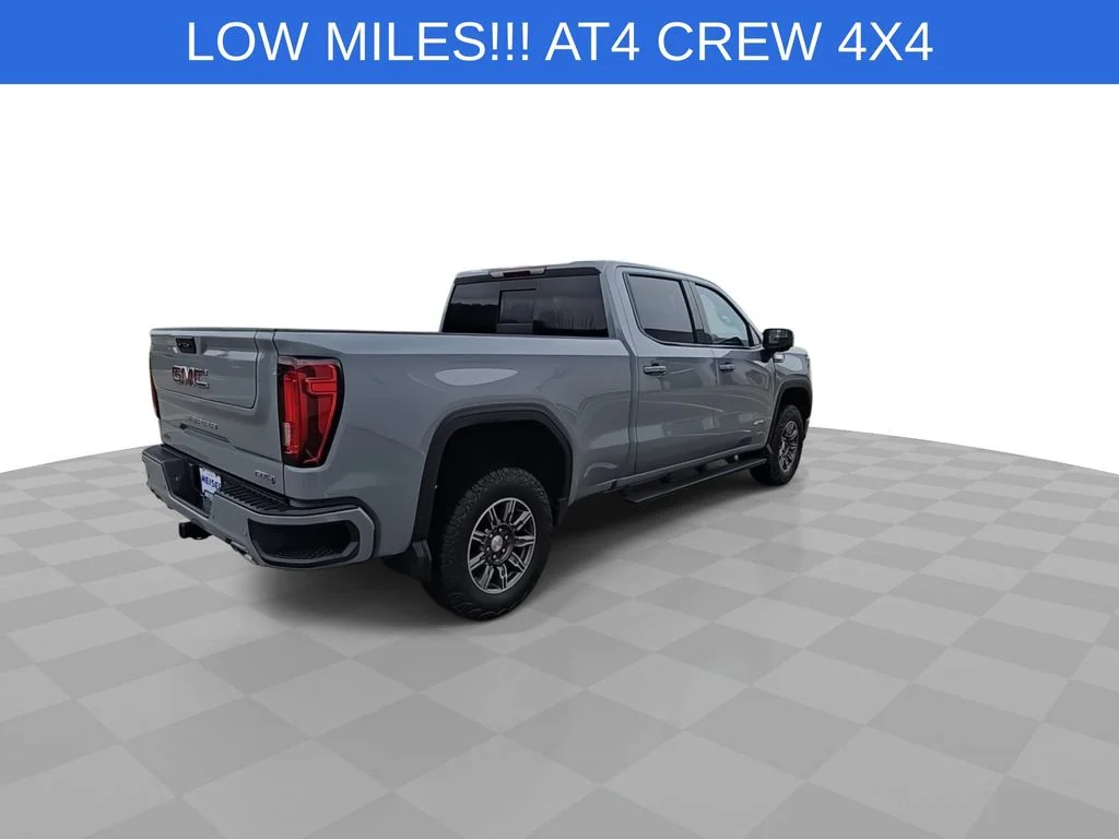 Used 2024  GMC AT4 image 8
