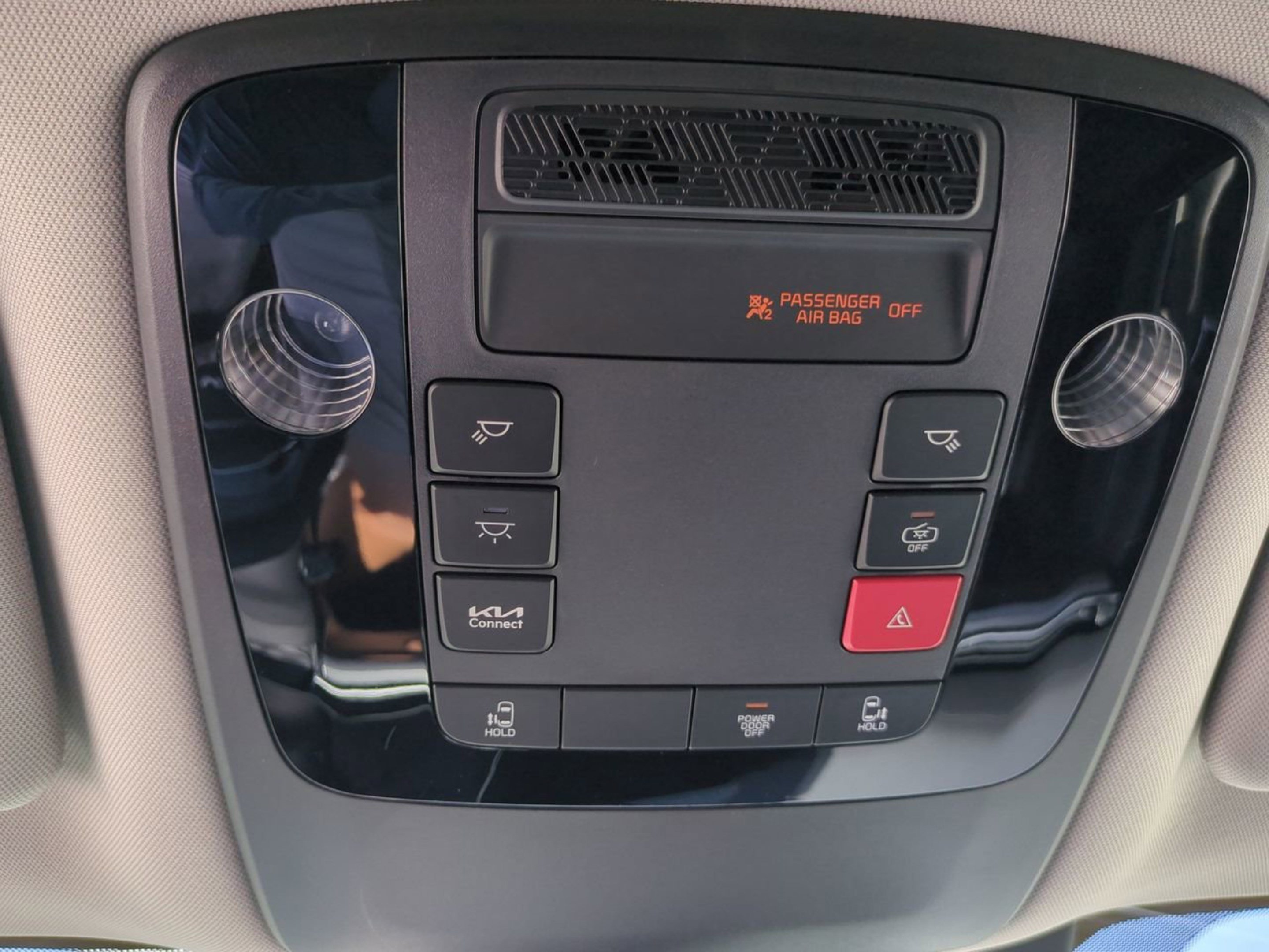 Certified Used 2026 Snow White Pearl Kia LXS image 28