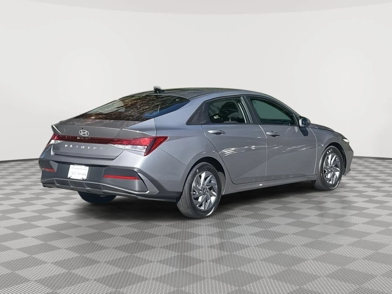 Used 2024 Fluid Metal Hyundai SEL image 5