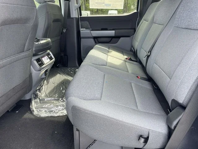 New 2026 Oxford White Ford XLT image 9