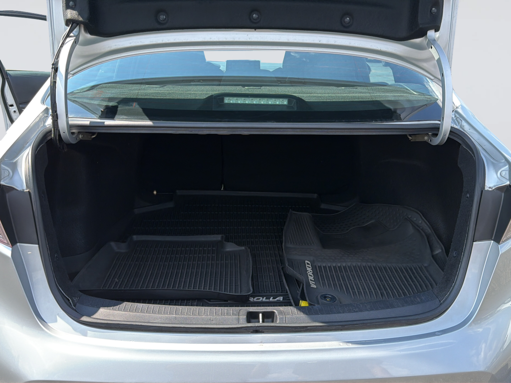 Used 2020 Silver Toyota SE image 25