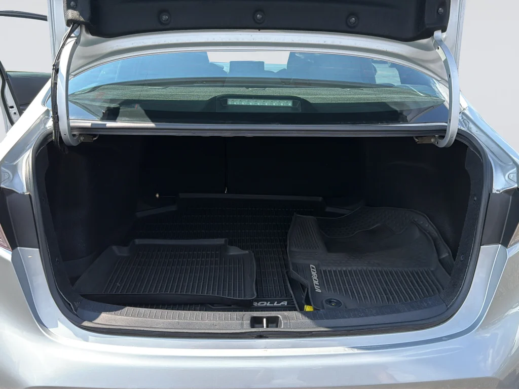 Used 2020 Silver Toyota SE image 25
