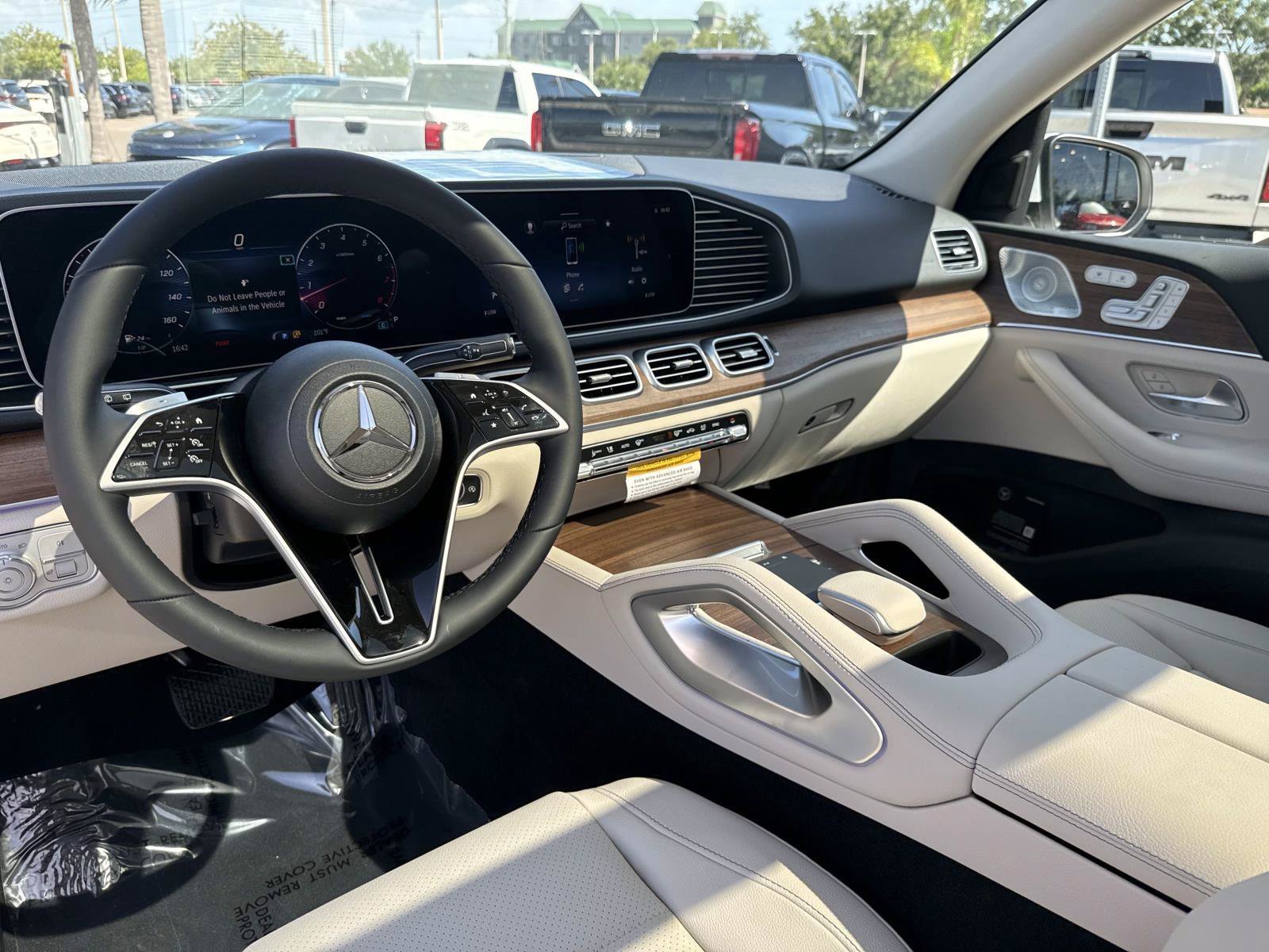 New 2026 Polar White Mercedes-Benz 350 4MATIC® SUV image 16
