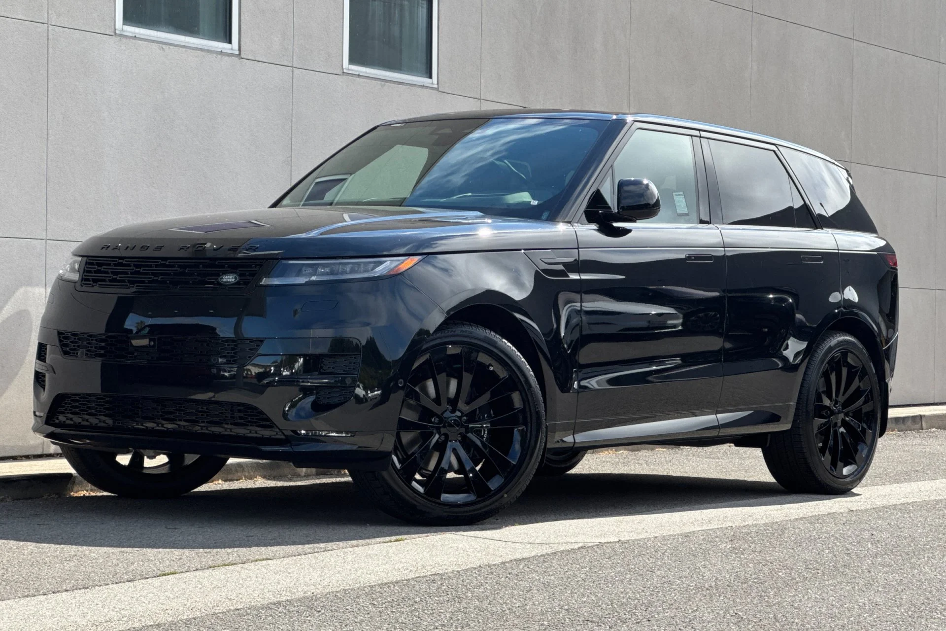 New 2026 Santorini Black Land Rover Dynamic SE image 1