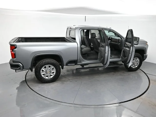 Used 2025 Sterling Gray Metallic Chevrolet High Country image 45