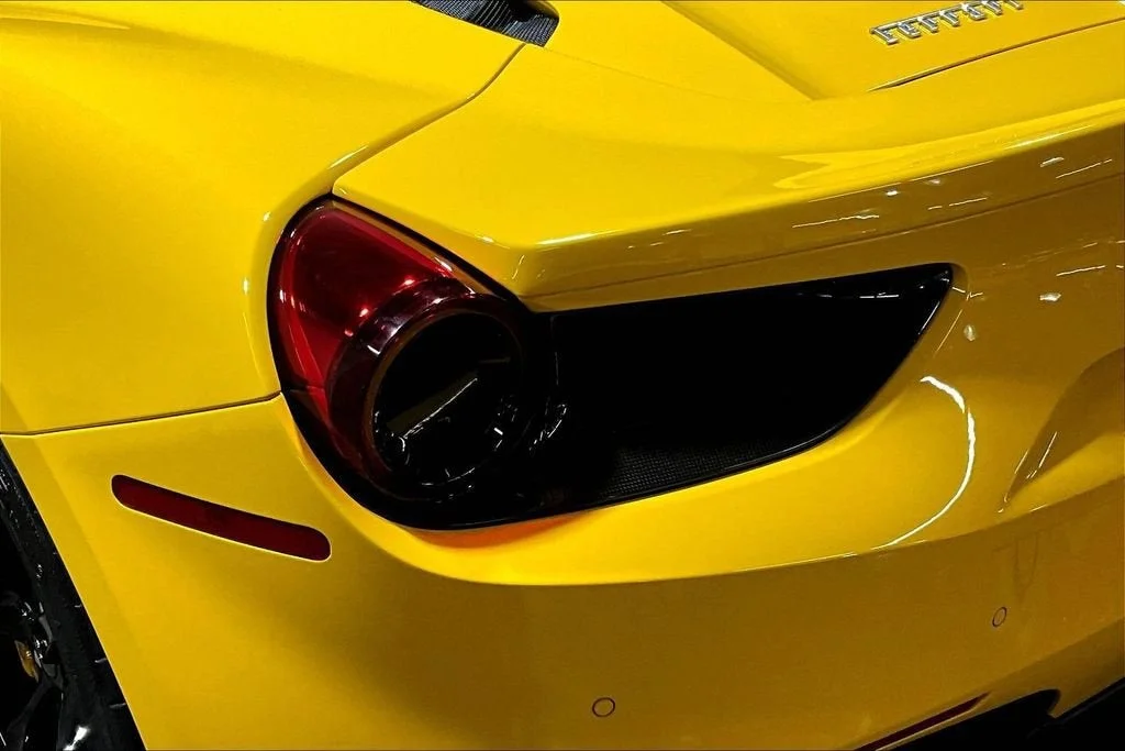 Used 2018 Giallo Modena Ferrari  image 20