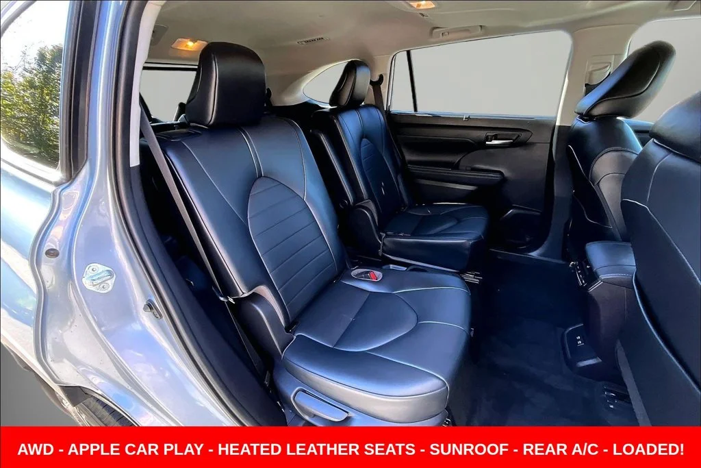 Used 2021 Silver Toyota XLE image 29