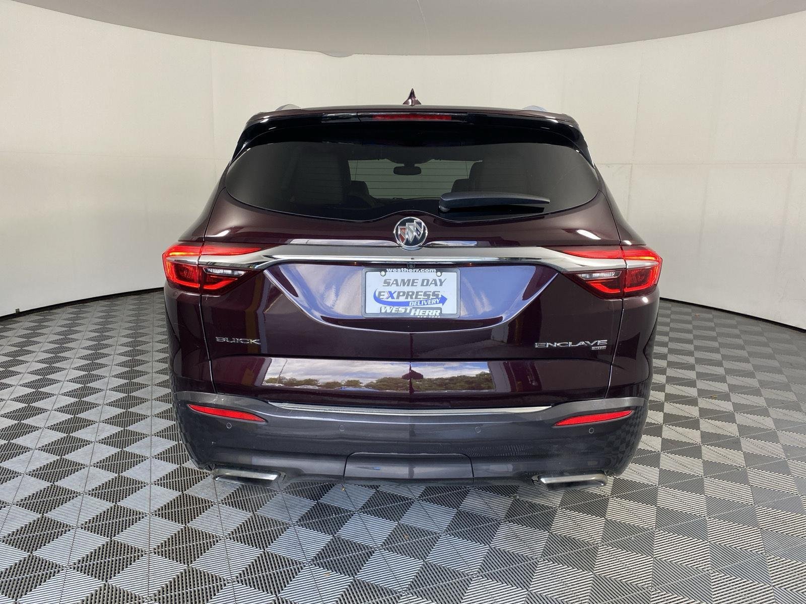 Used 2018 Black Cherry Metallic Buick Essence image 6