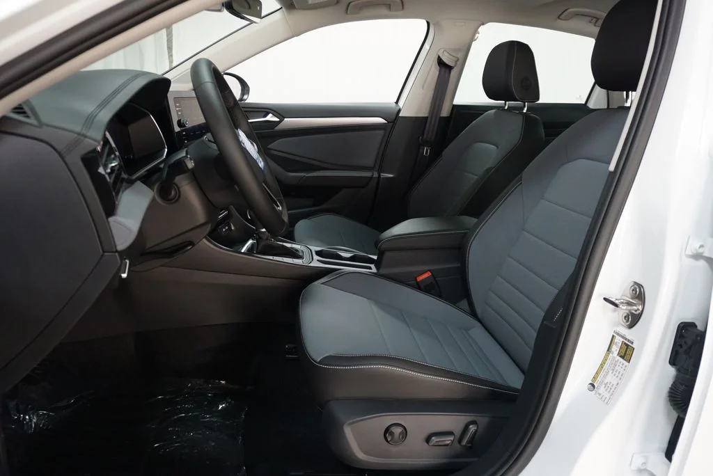 New 2026 Opal White Volkswagen 1.5T SE image 10