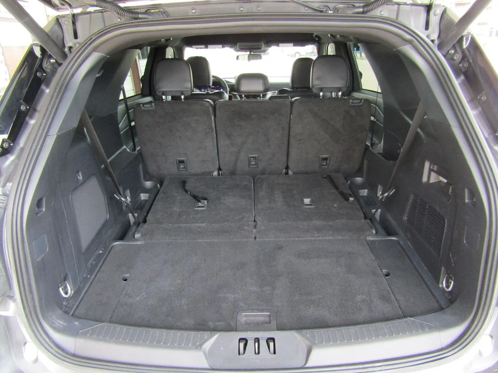 Used 2025 Gray Ford ST-Line image 35
