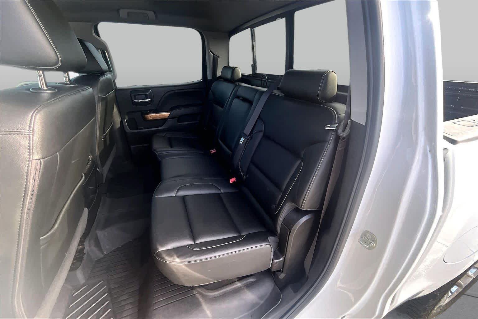 Used 2018 Summit White Chevrolet LTZ image 18