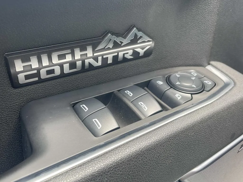 2025 Chevrolet Silverado 1500 High Country - Photo 12