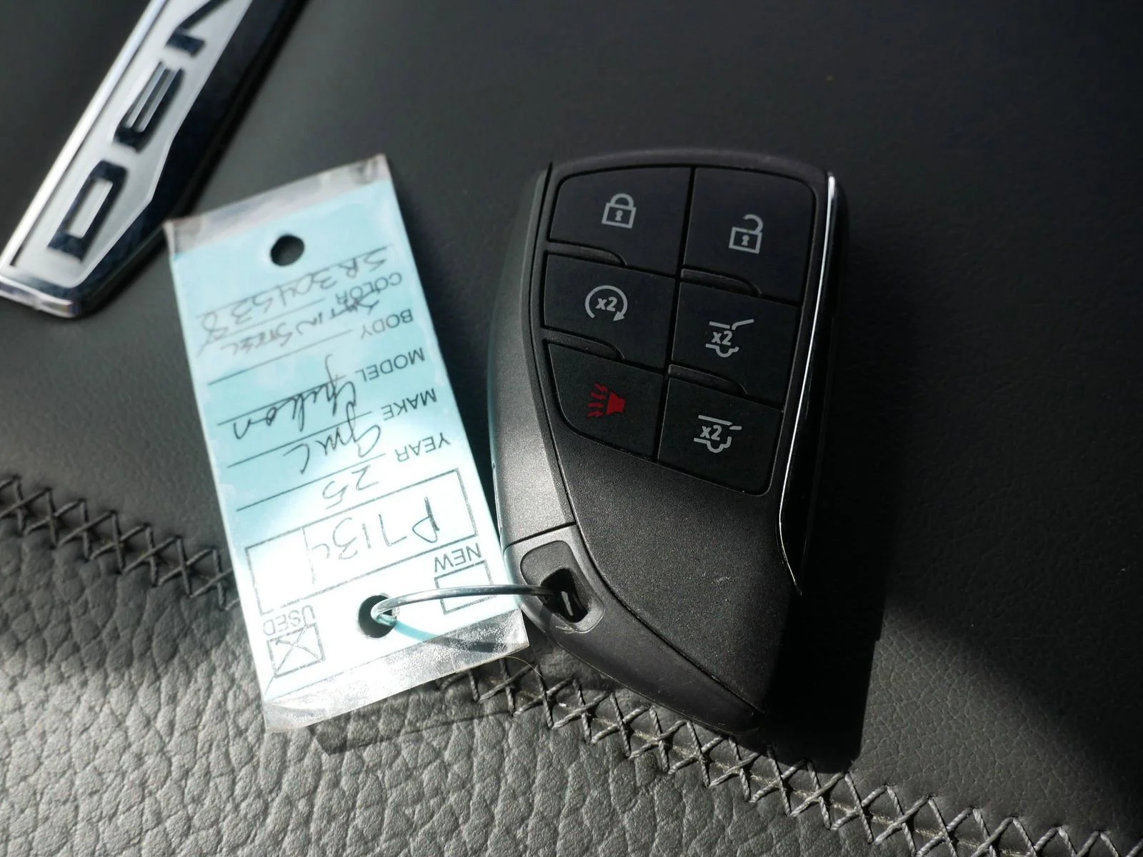 Used 2025 Sterling Metallic GMC Denali image 29
