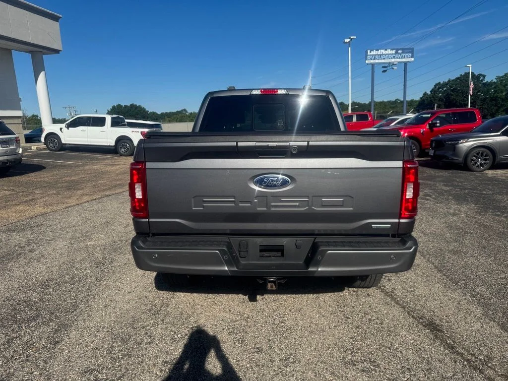 Used 2023 Gray Metallic Ford XLT image 6