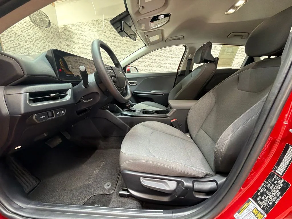 Used 2025 Currant Red Kia LXS image 22