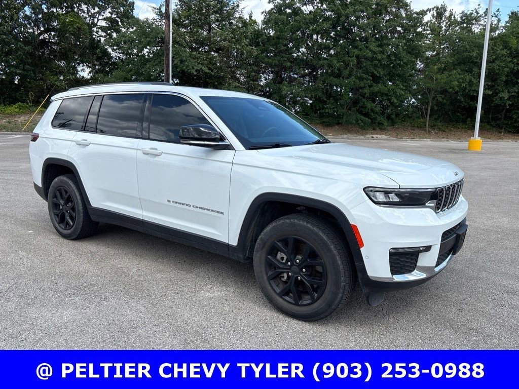 Used 2023  Jeep Limited image 1