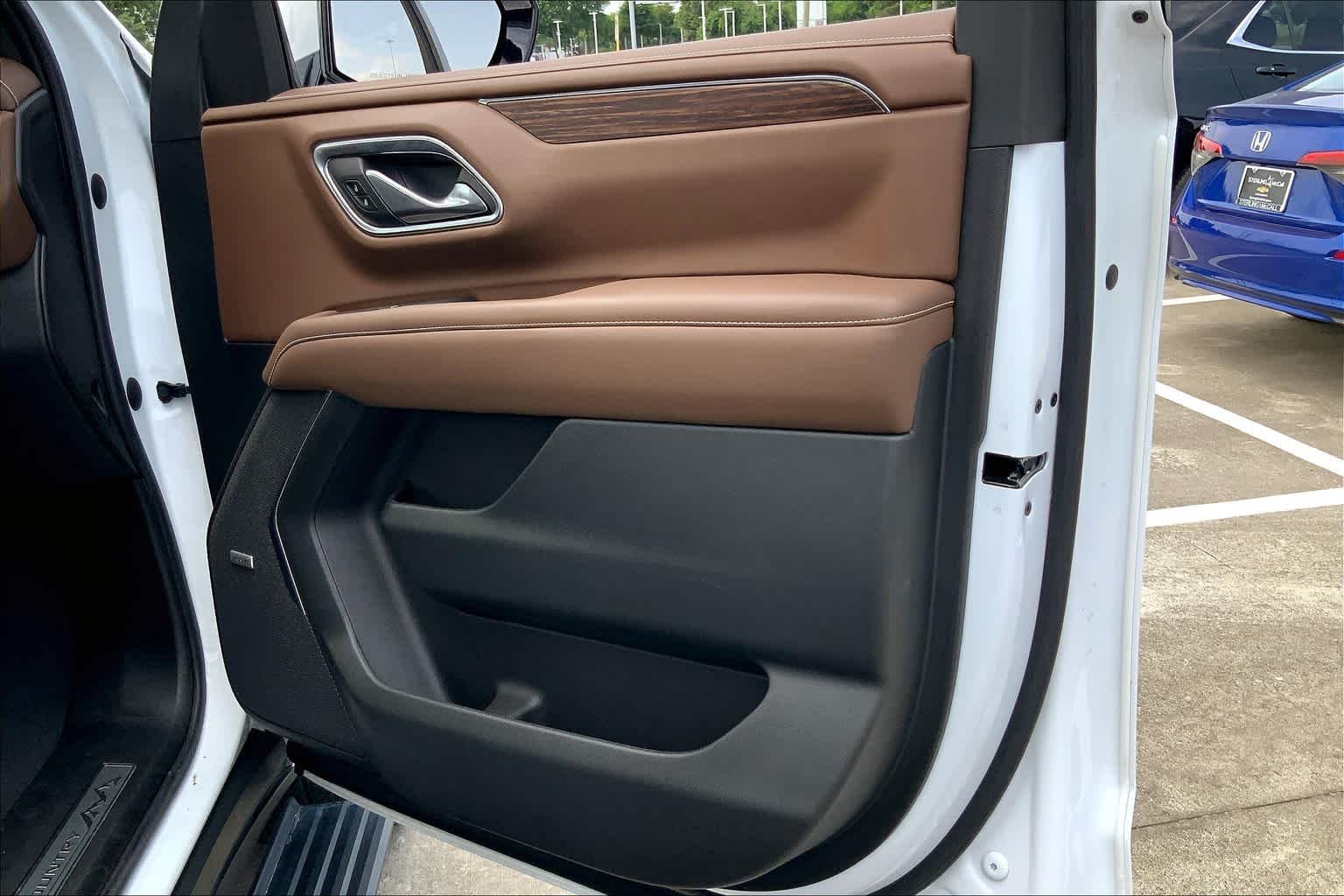 Used 2022 Summit White Chevrolet High Country image 20