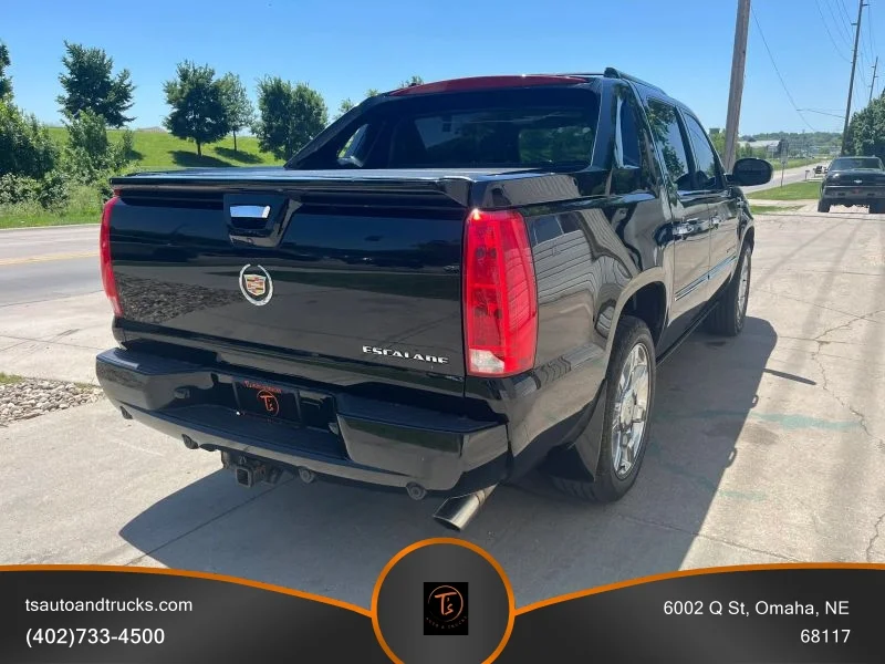 Used 2013 Black Cadillac Premium Sport Utility Pickup 4D 5 1/4 ft image 7