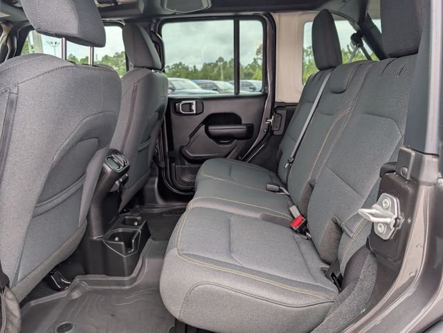 Used 2025 Crystal Metallic Jeep Sport image 27