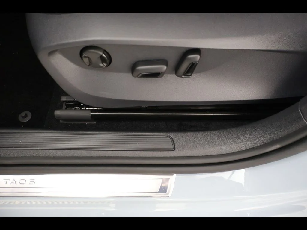New 2026 Gray Volkswagen 1.5T SE image 13