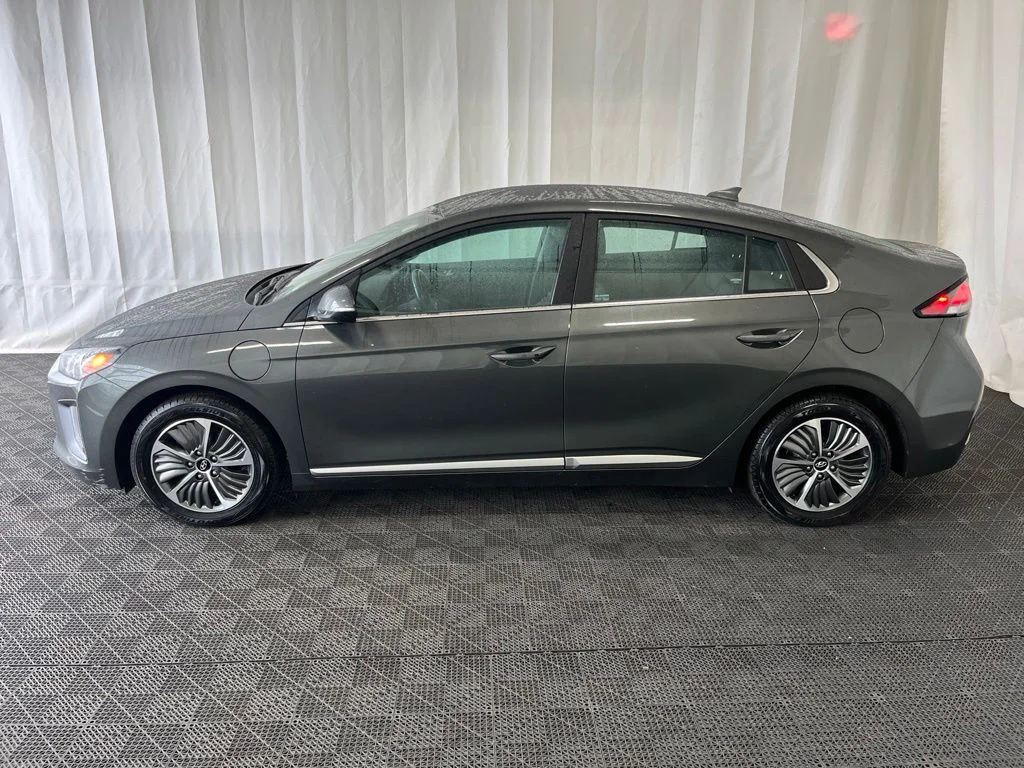 Used 2022 Gray Hyundai SEL image 27