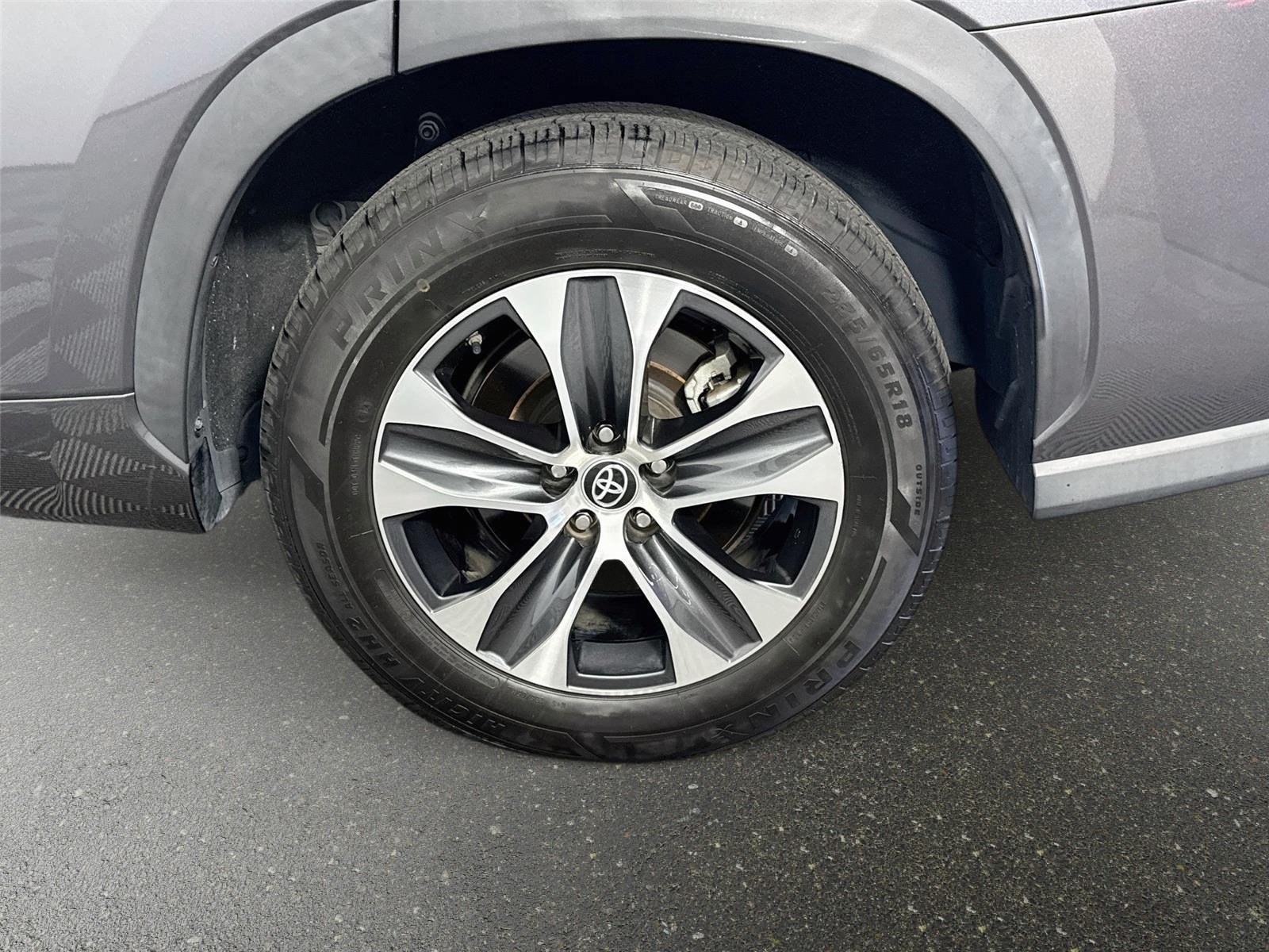 Used 2023 Magnetic Gray Metallic Toyota Hybrid XLE image 31