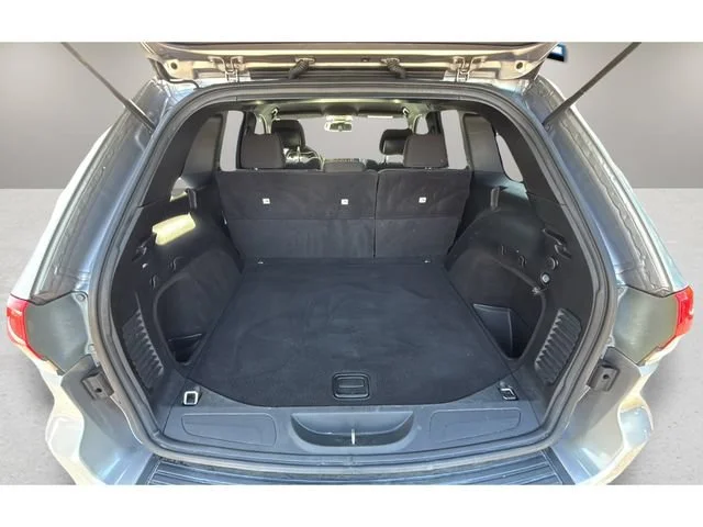 Used 2016 Silver Jeep Laredo image 31