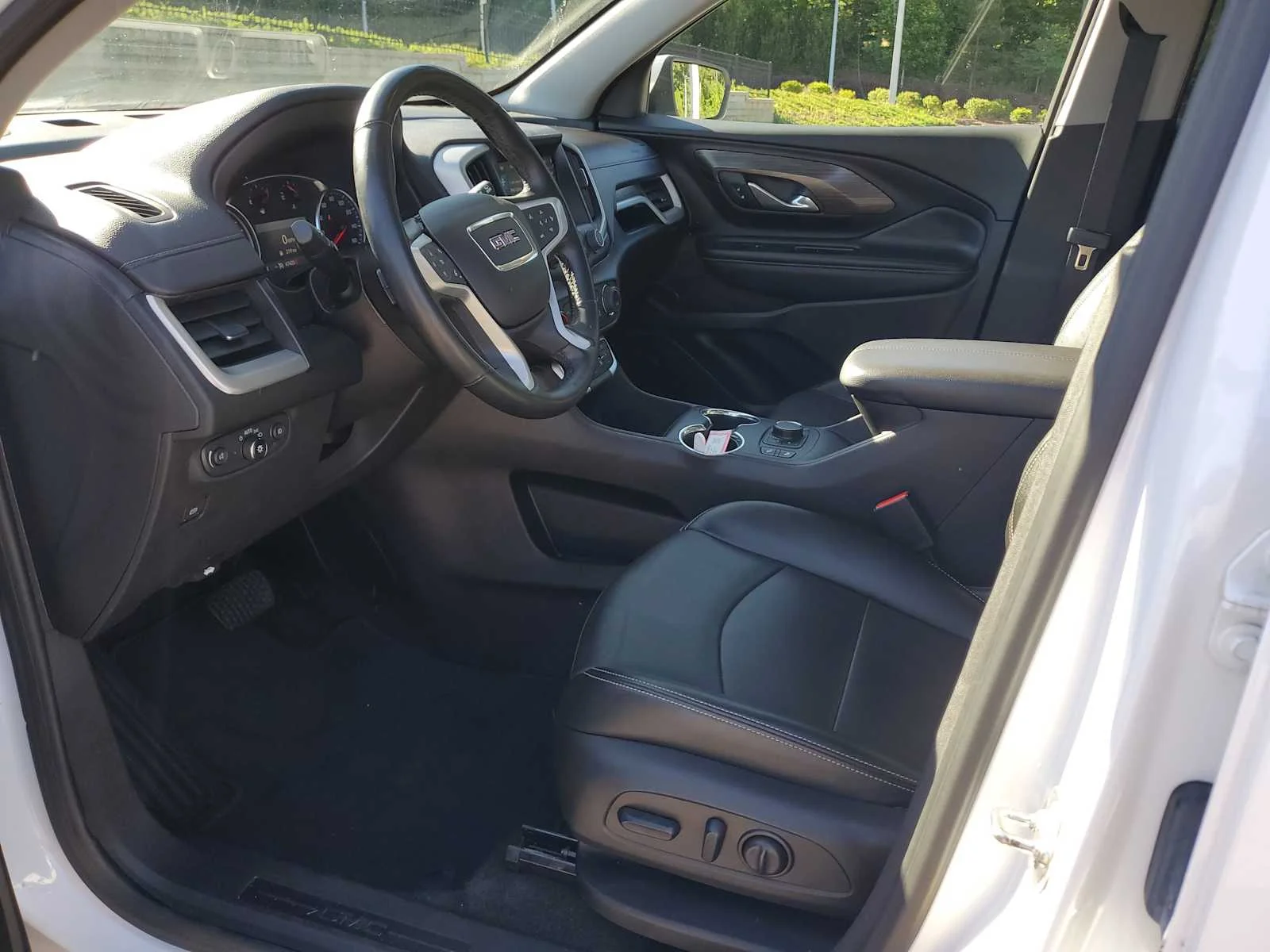 Used 2024 Summit White GMC SLT image 19