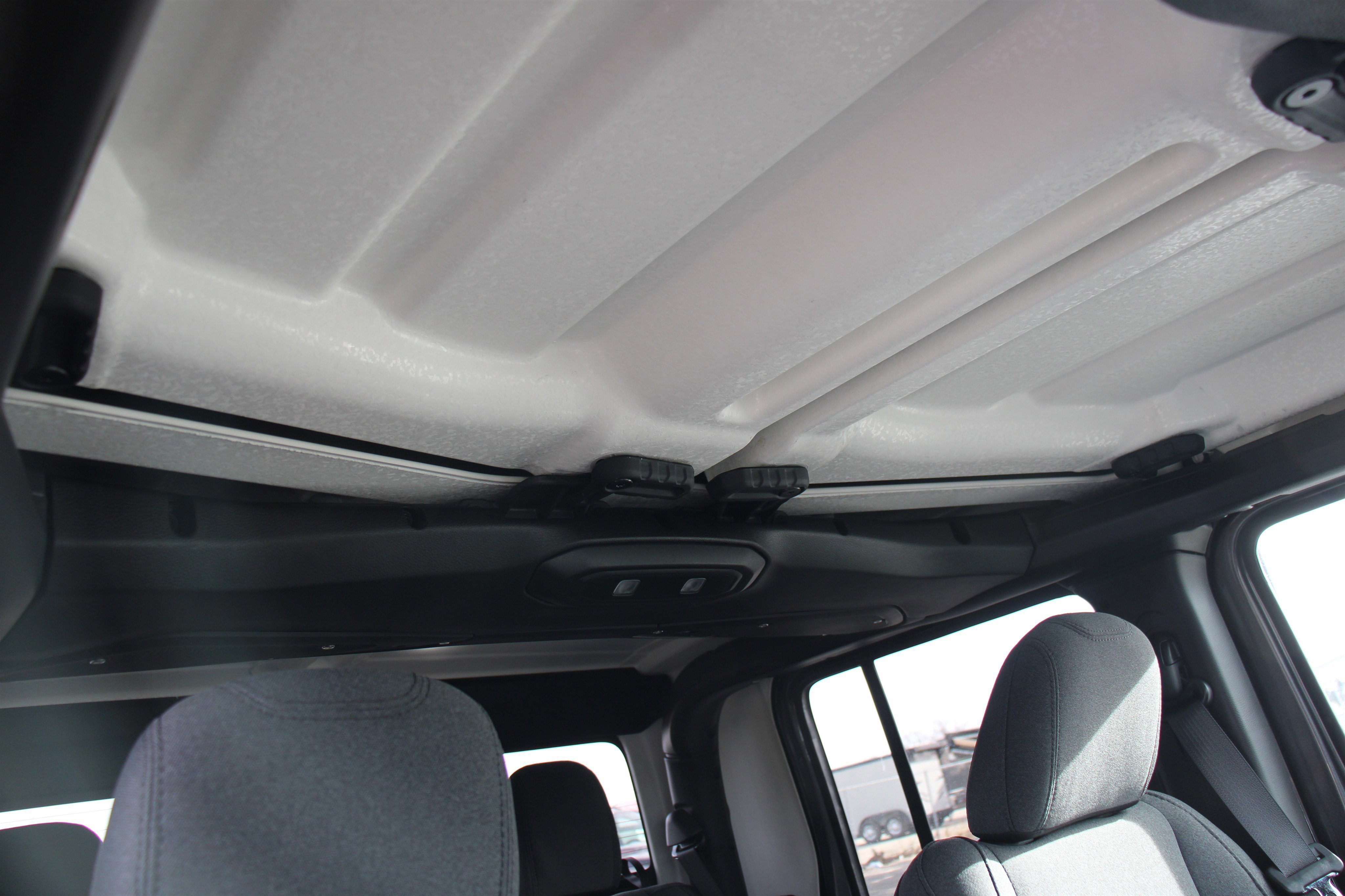 New 2026 Granite Crystal Metallic Clearcoat Jeep Sport S image 27