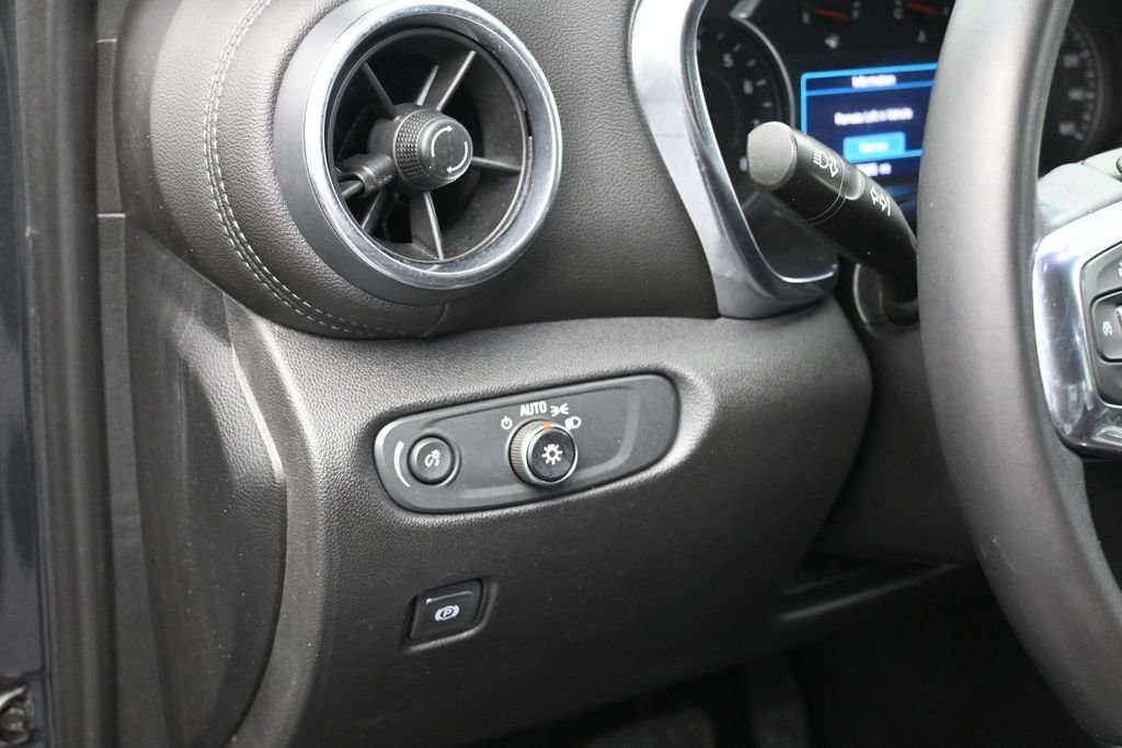 Used 2020 Gray Chevrolet LT image 13