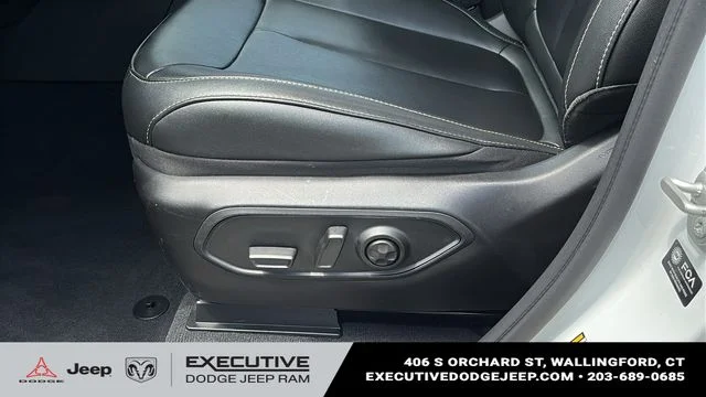 Used 2023 White Jeep Limited image 10