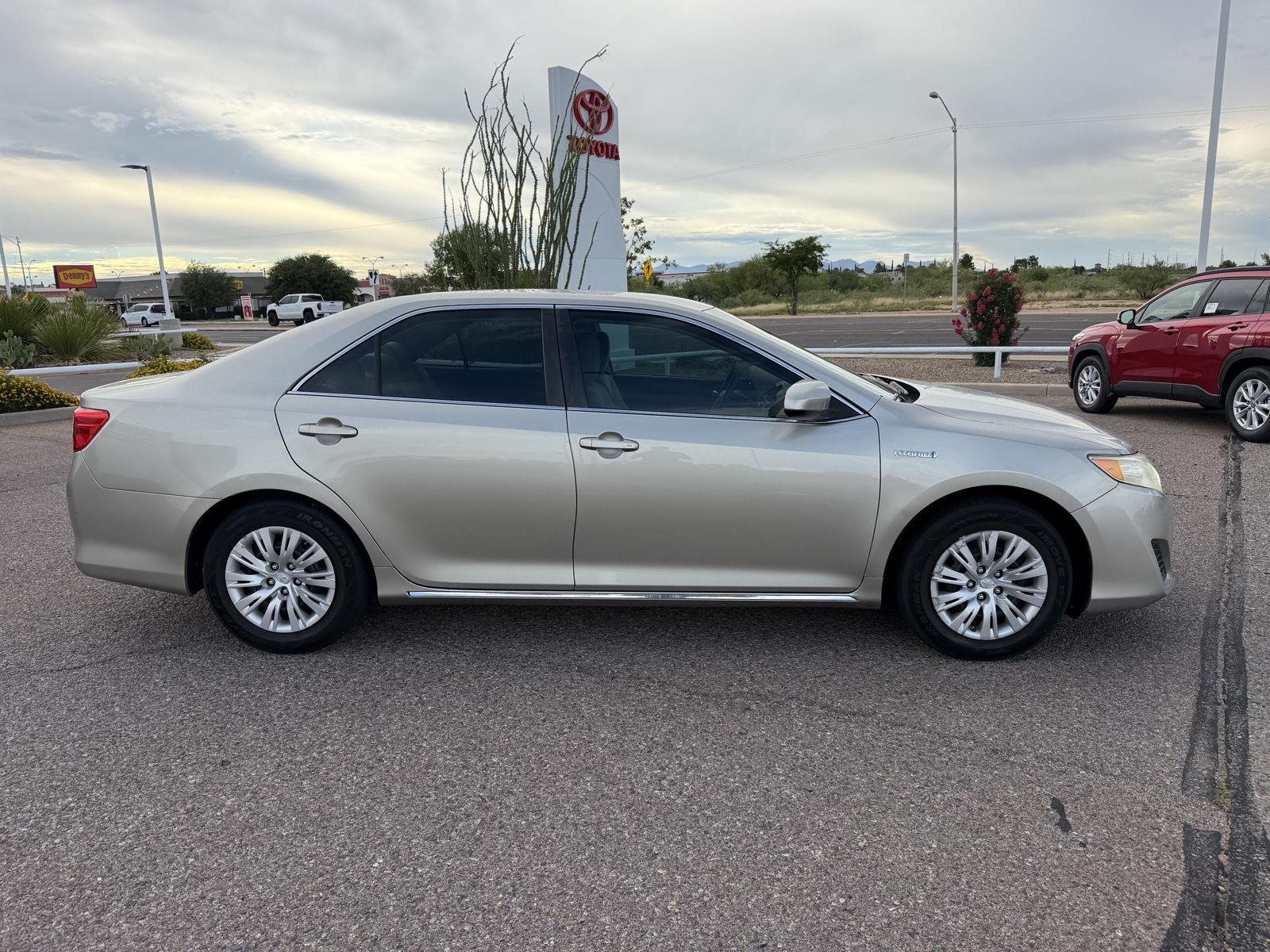 Used 2014 Creme Brulee Mica Toyota LE image 5