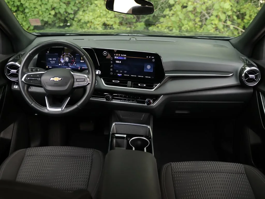 2025 Chevrolet Equinox LT - Photo 21