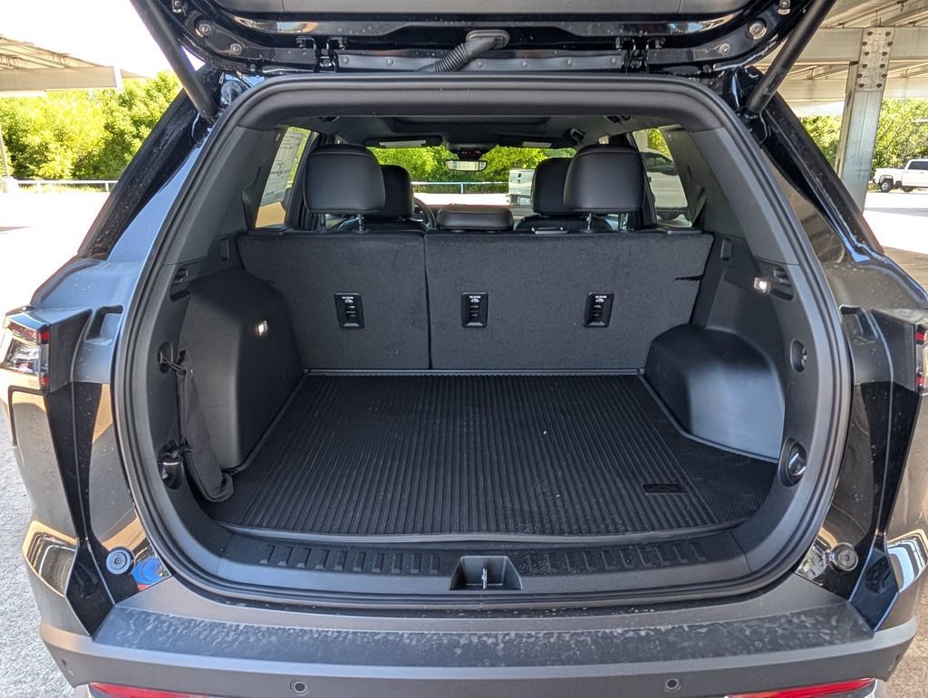 New 2027 Mosaic Black Metallic Chevrolet ACTIV image 31