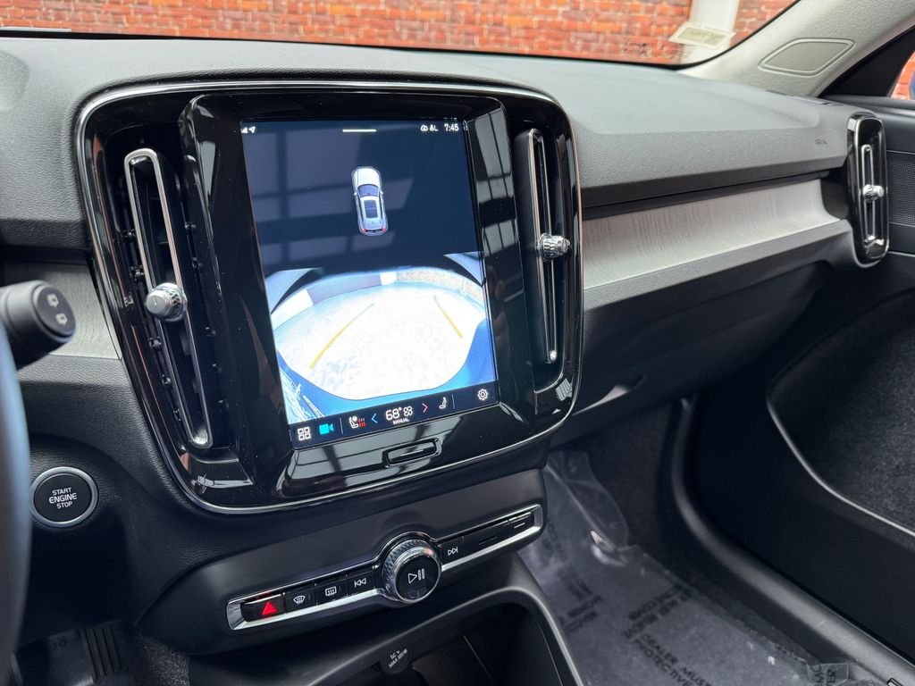 2024 Volvo XC40 Plus - Photo 21