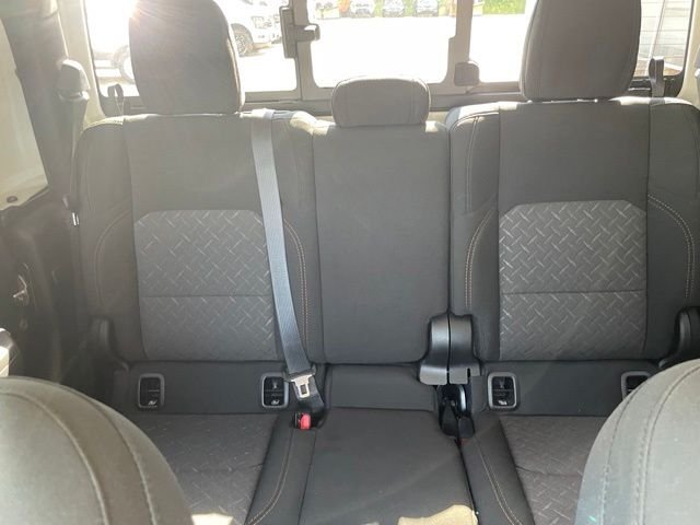 Used 2025 Granite Crystal Clearcoat Metallic Jeep Mojave image 40