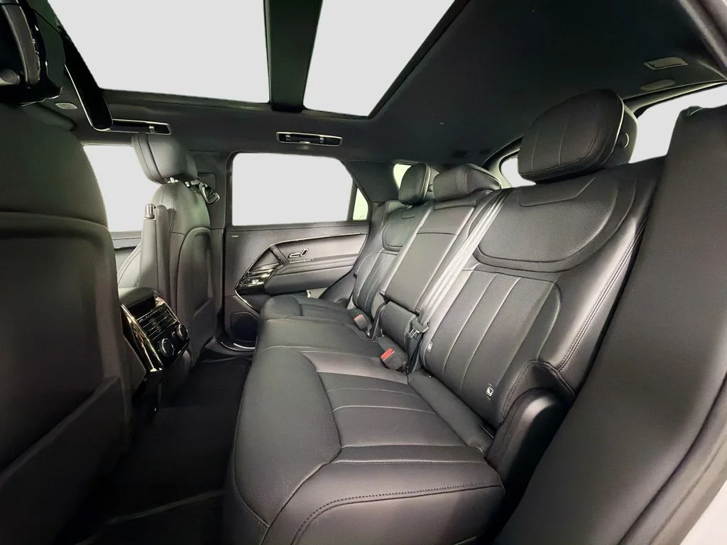 New 2026 Borasco Grey Land Rover Dynamic SE image 26
