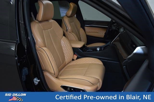 Used 2024 Diamond Black Crystal Pearlcoat Jeep Summit image 8