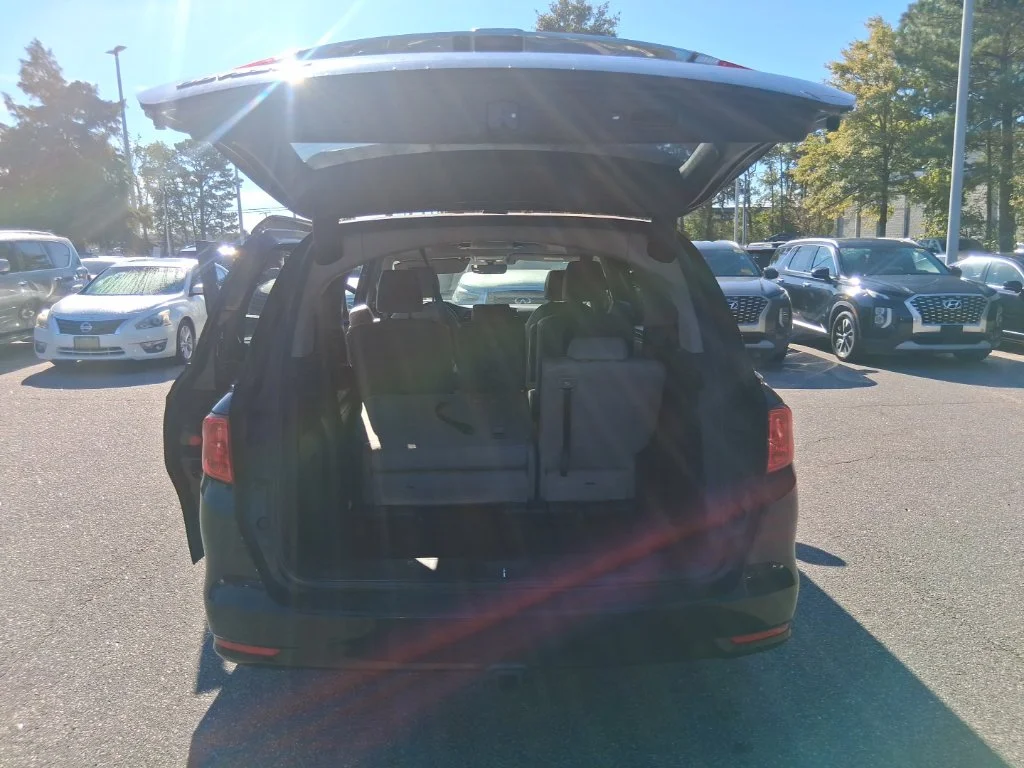 Used 2018  Honda EX-L image 17