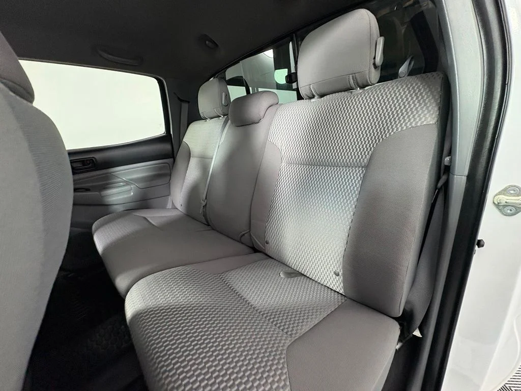 Used 2014 White Toyota Base image 19