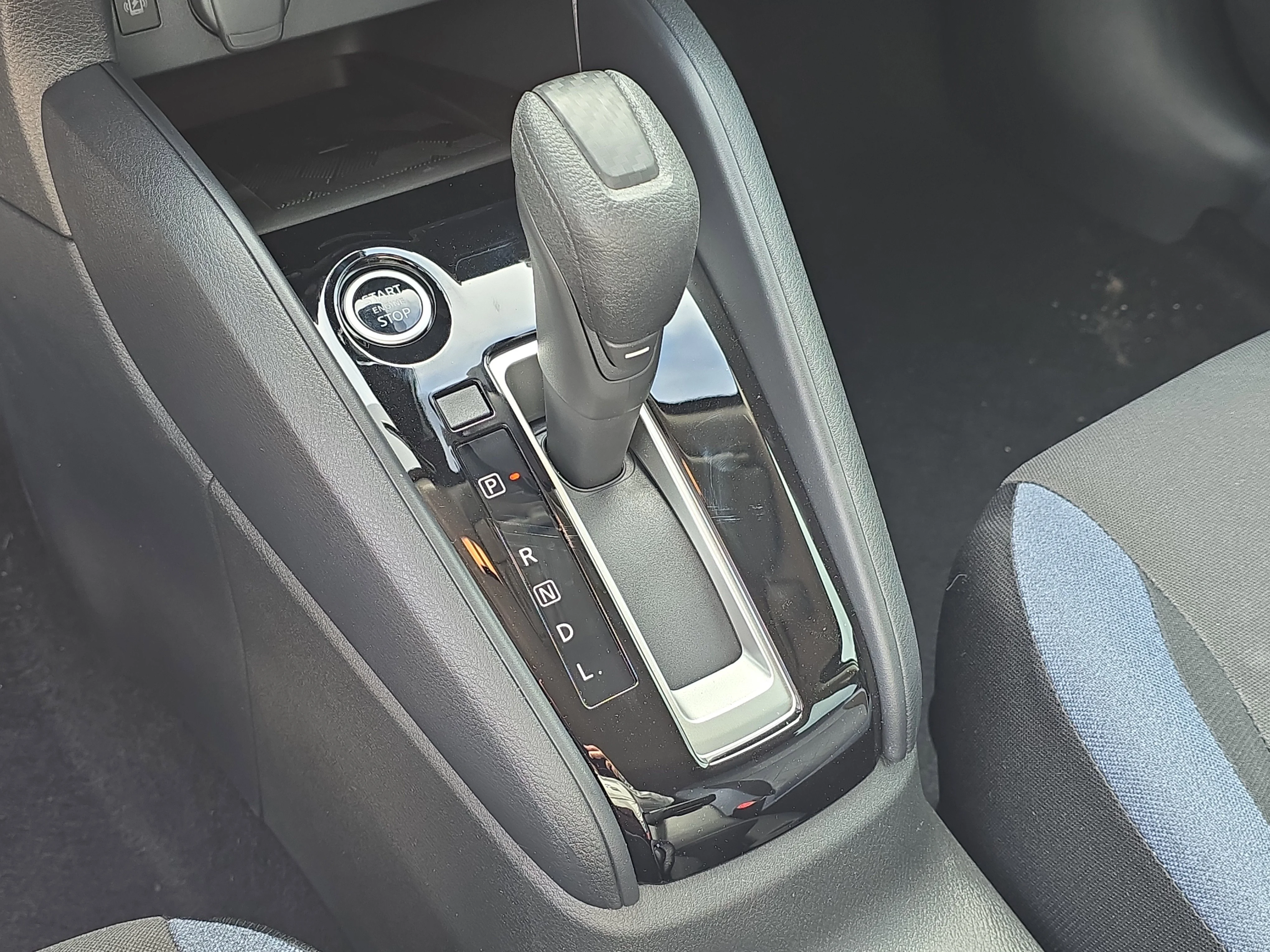 2025 Nissan Versa Sedan SV - Photo 26