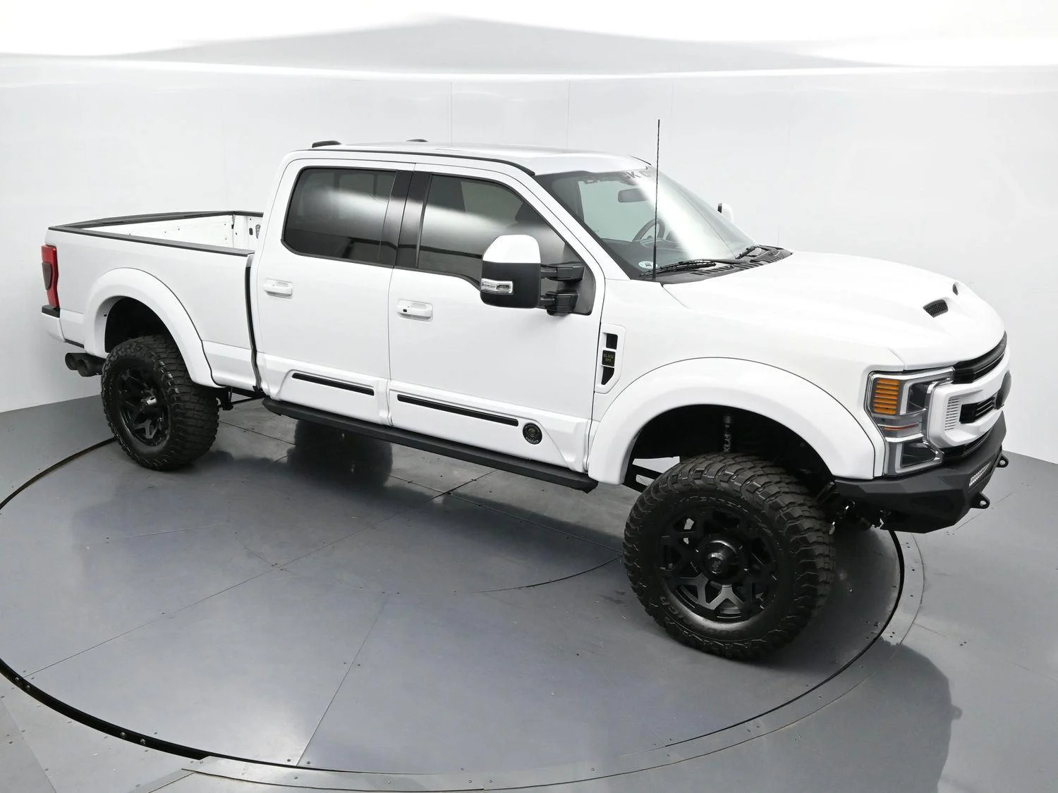 Used 2022 White Ford XL image 45