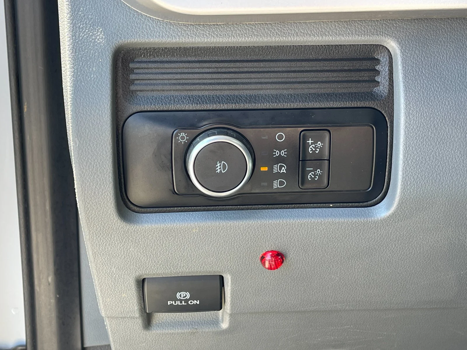 Used 2023 White Ford XL image 25