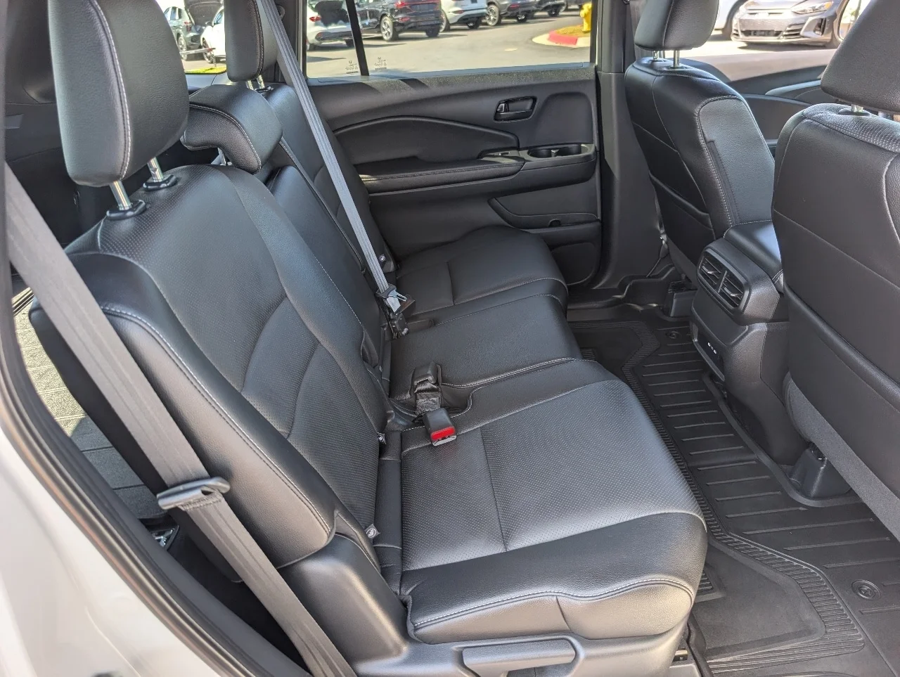 Used 2025 Platinum White Pearl Honda EX-L image 9