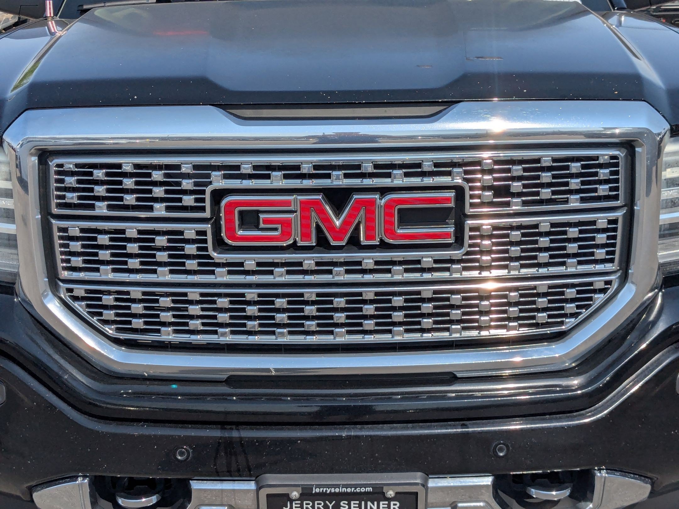 Used 2017 ONYX BLACK GMC Denali image 9