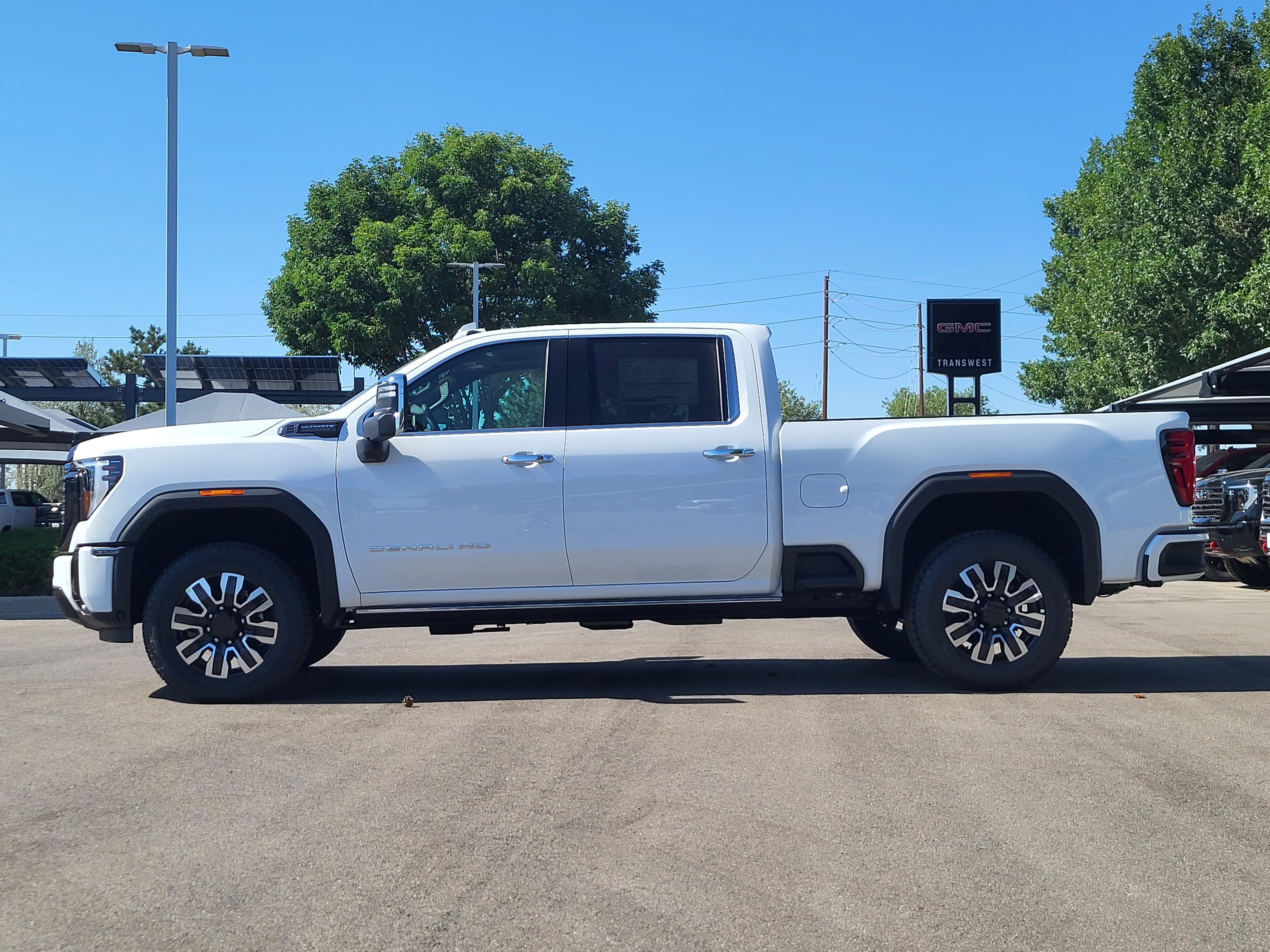 New 2026 Summit White GMC Denali Ultimate image 4
