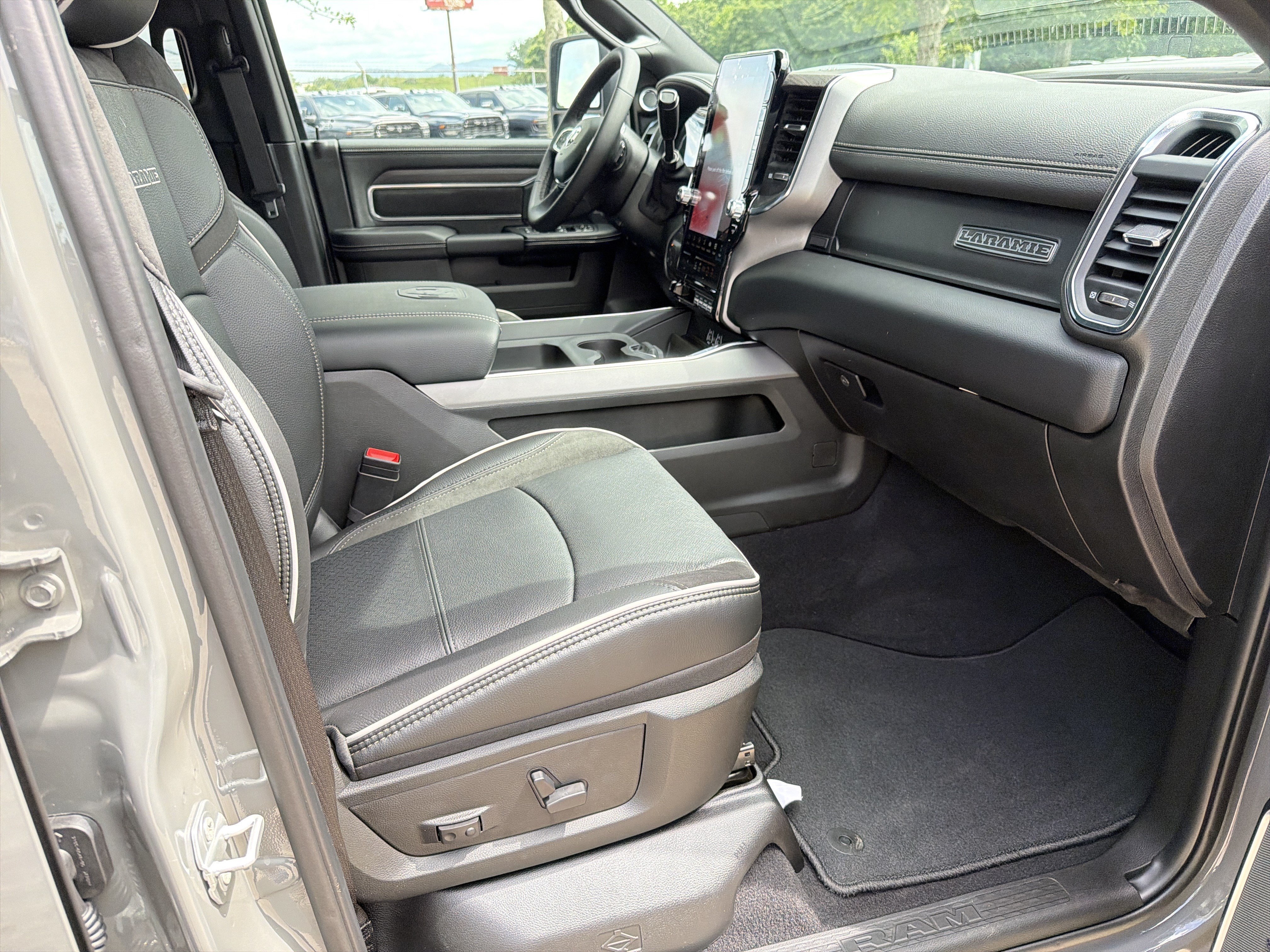New 2026 Ceramic Gray Clear-Coat Exterior Paint RAM Laramie image 14
